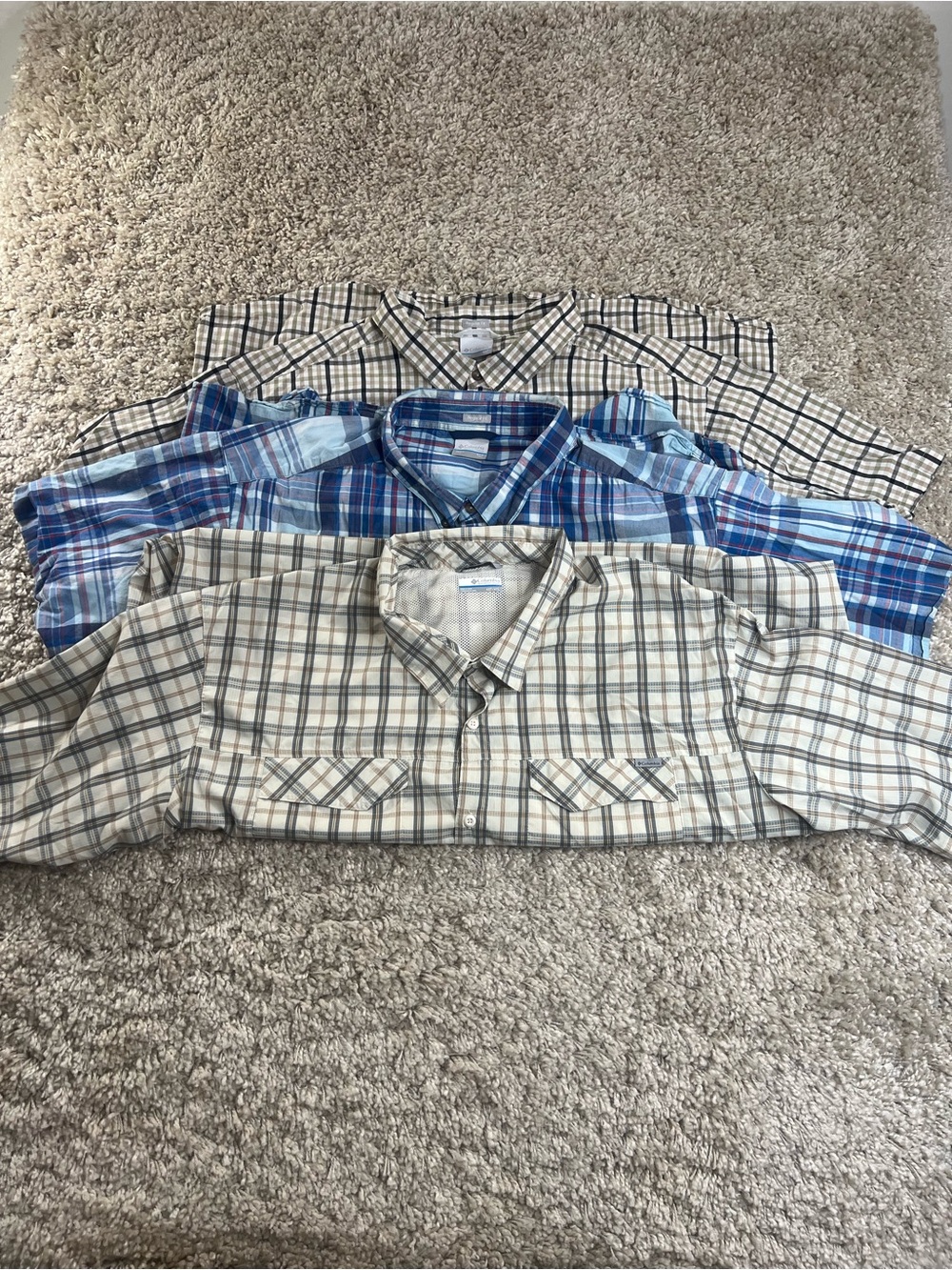 Columbia Men's Beige and Blue Plaid Button-Down Shirts (3)